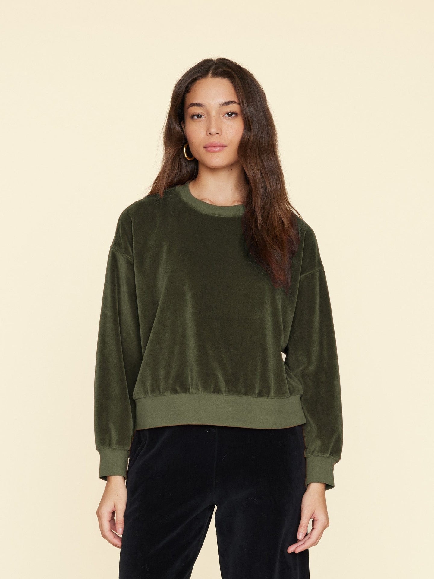 Xirena Sweatshirt Olivine Huxley Velour Sweatshirt